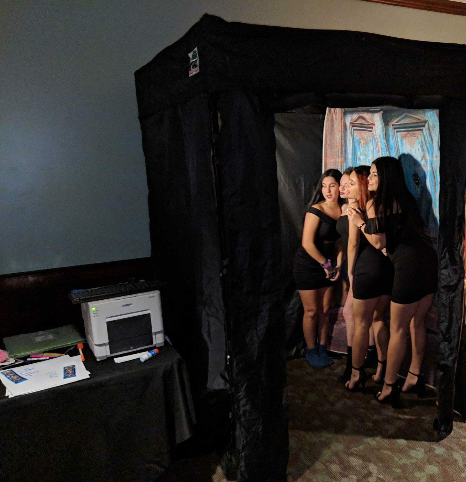 Watch the Magic Mirror Photo Booth Philadelphia in action