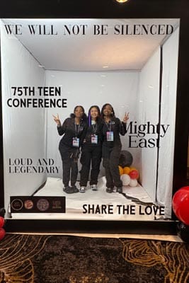 Magazine Booth Photography with Smart Lighting Techniques 5 20250320 184245783