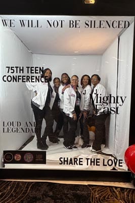 Magazine Booth Photography with Smart Lighting Techniques 4 20250320 184452825 1